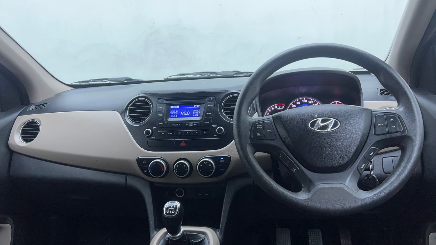 Used 2016 Hyundai Grand i10 Sportz 1.2 Kappa VTVT Petrol Manual interior DASHBOARD VIEW