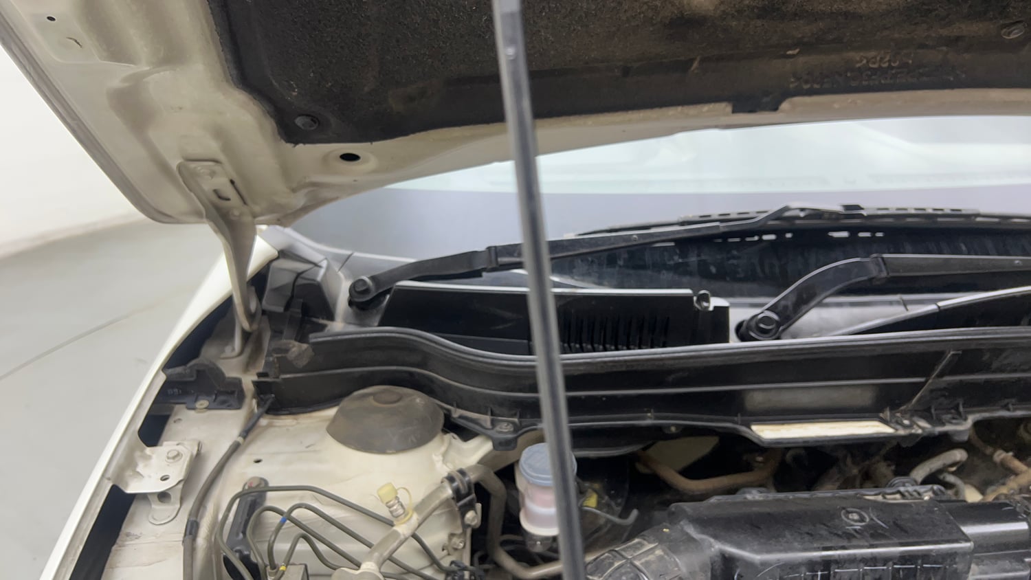 Used 2021 Toyota Urban Cruiser High Grade AT Petrol Automatic engine ENGINE RIGHT SIDE HINGE & APRON VIEW