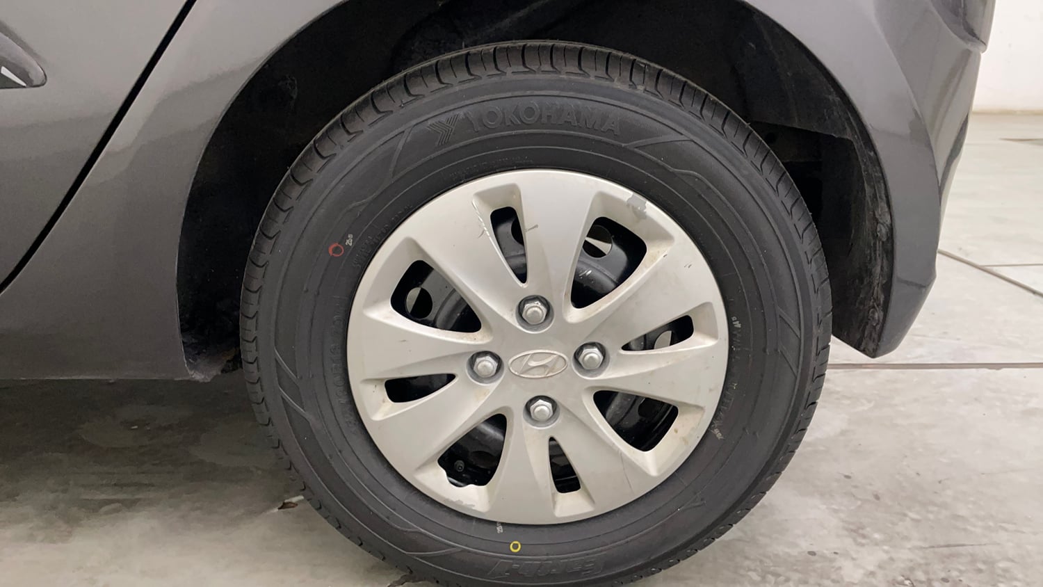 Used 2012 Hyundai i10 Magna 1.2 Kappa2 Petrol Manual tyres LEFT REAR TYRE RIM VIEW