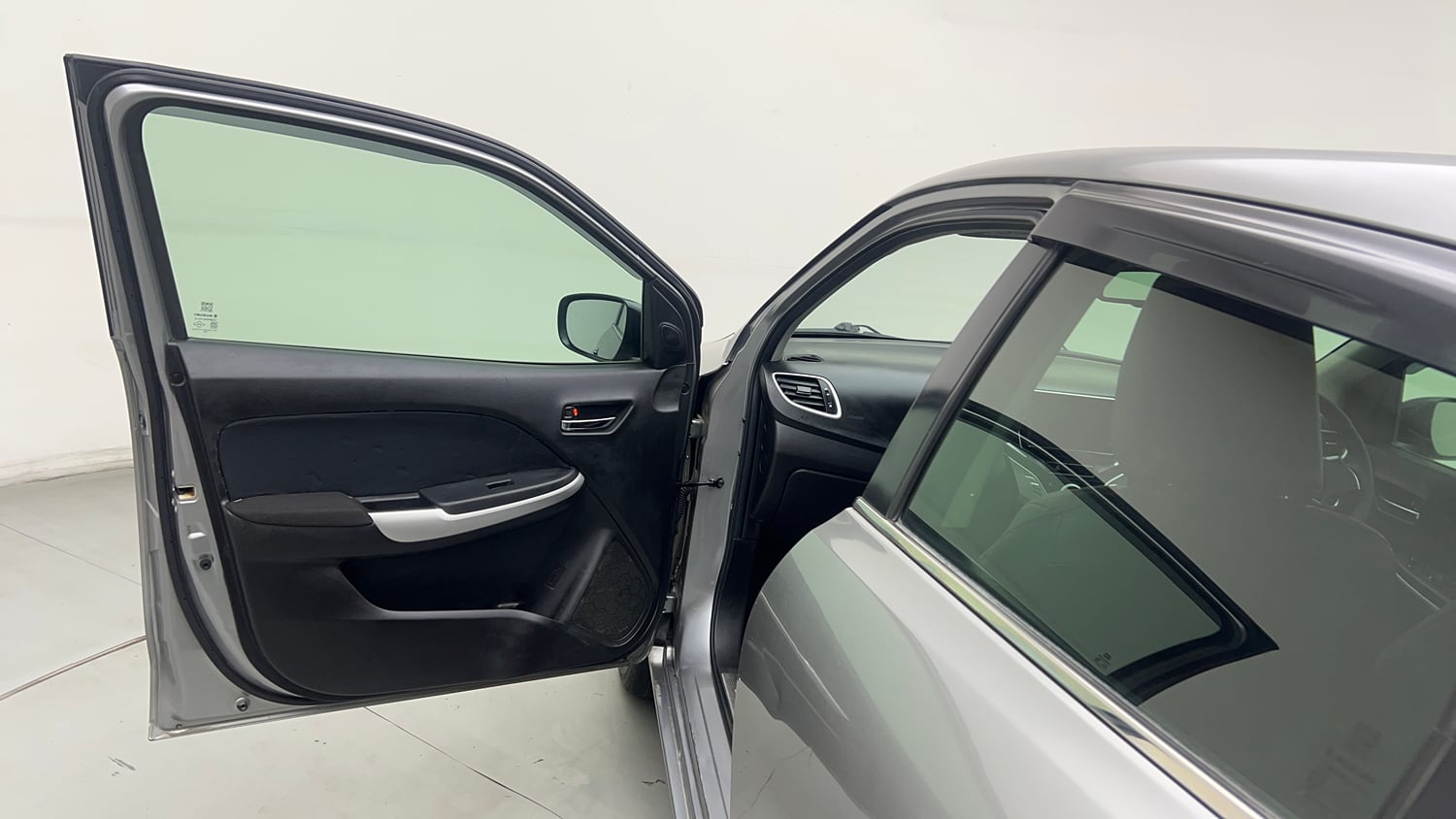 Used 2017 Maruti Suzuki Baleno Alpha 1.2 Petrol Manual interior LEFT FRONT DOOR OPEN VIEW