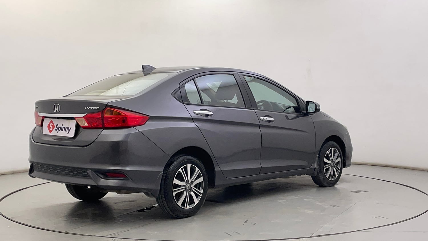 Used 2017 Honda City V Petrol Manual exterior RIGHT REAR CORNER VIEW