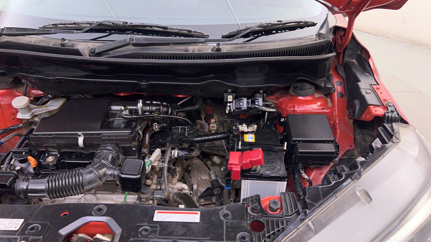 Used 2023 Maruti Suzuki XL6 Alpha Plus AT Petrol Dual Tone Petrol Automatic engine ENGINE LEFT SIDE HINGE & APRON VIEW