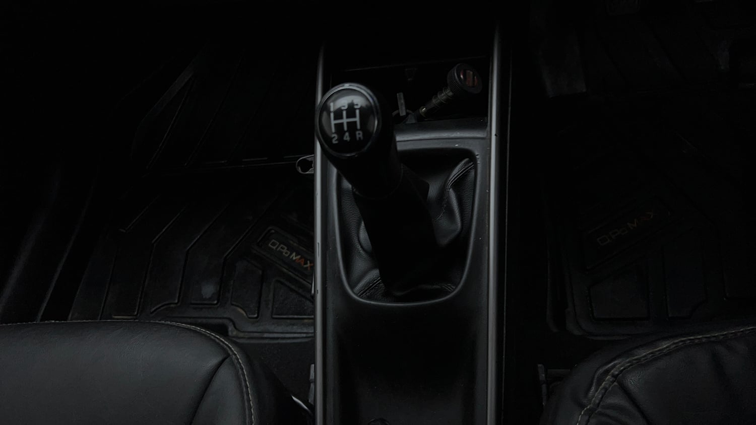 Used 2019 Maruti Suzuki Baleno Delta Petrol Manual interior GEAR  KNOB VIEW