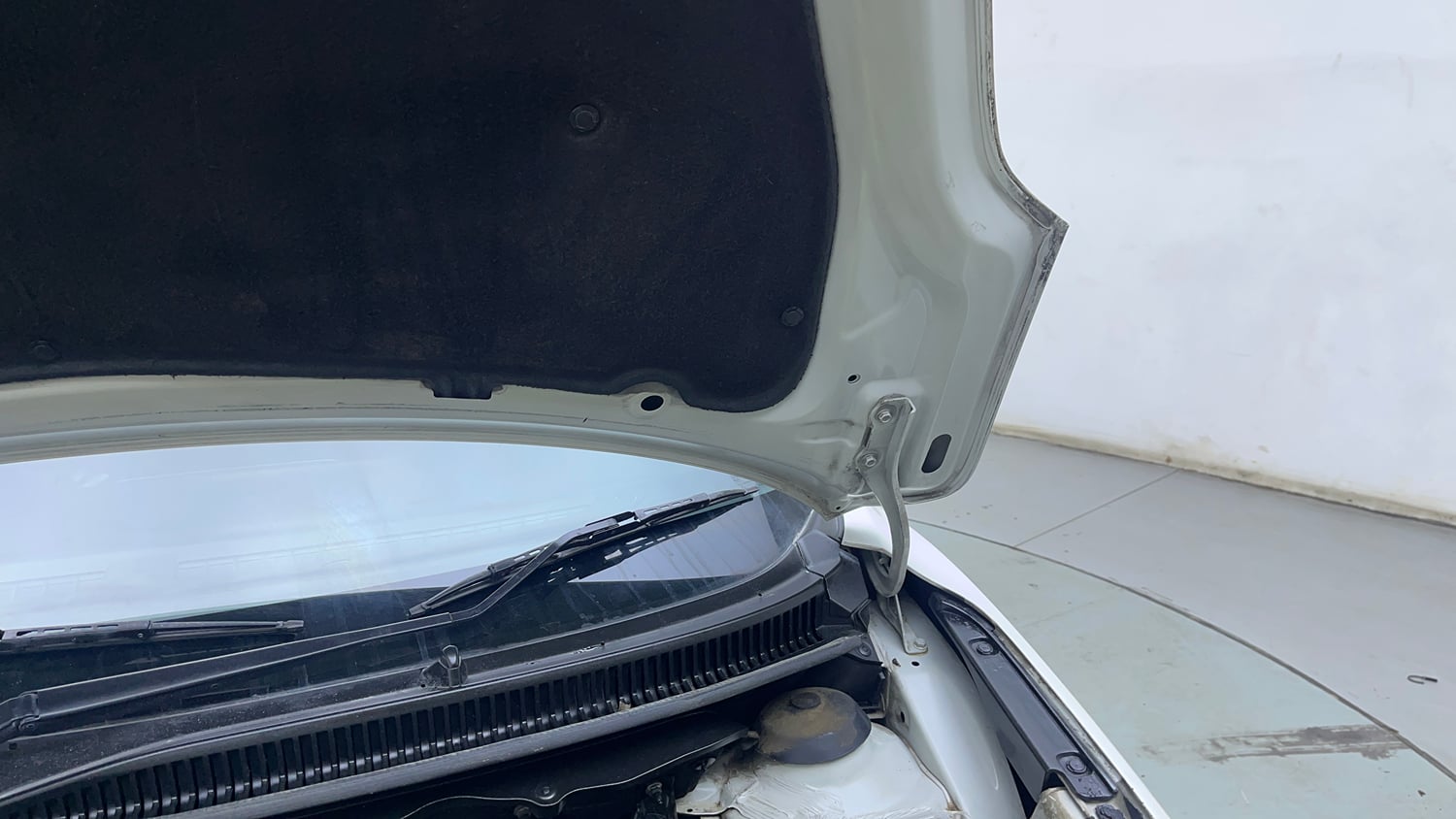 Used 2018 Maruti Suzuki Baleno Alpha 1.2 AT Petrol Automatic engine ENGINE LEFT SIDE HINGE & APRON VIEW