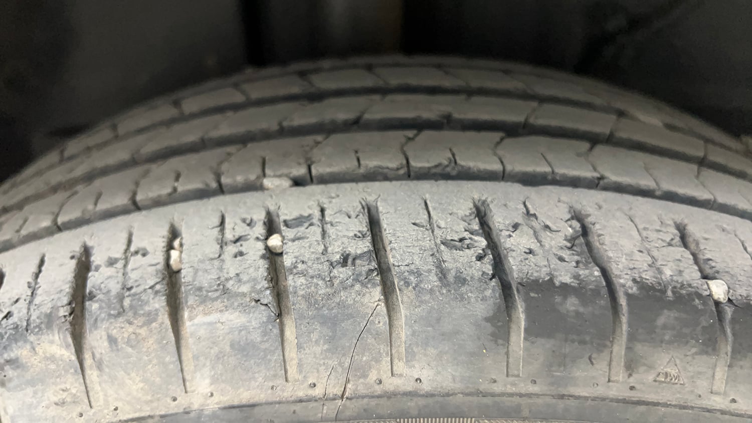 Used 2022 Tata Punch Accomplished Dazzle Pack MT Petrol Manual tyres RIGHT REAR TYRE TREAD VIEW