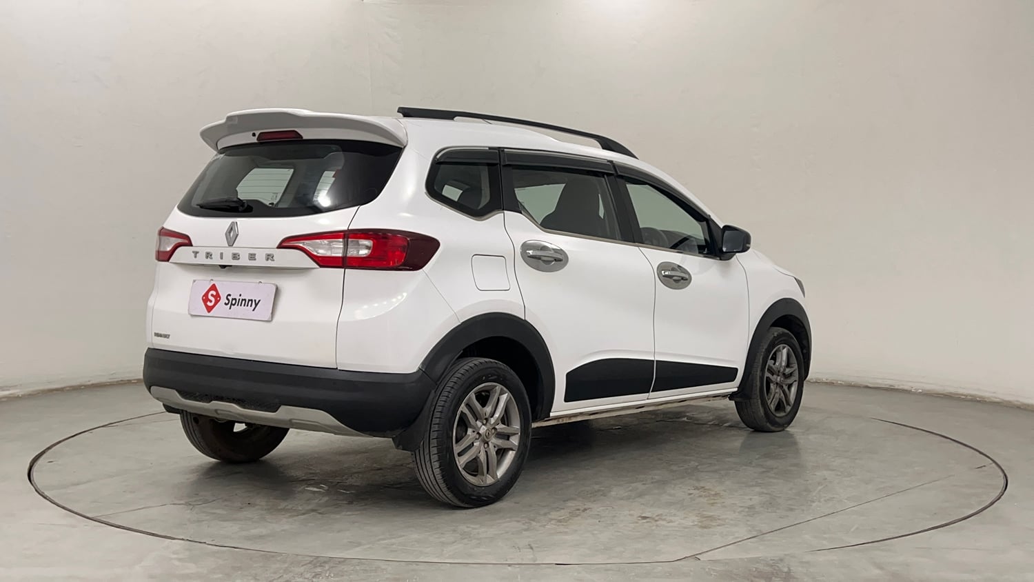 Used 2023 Renault Triber RXZ Petrol Manual exterior RIGHT REAR CORNER VIEW