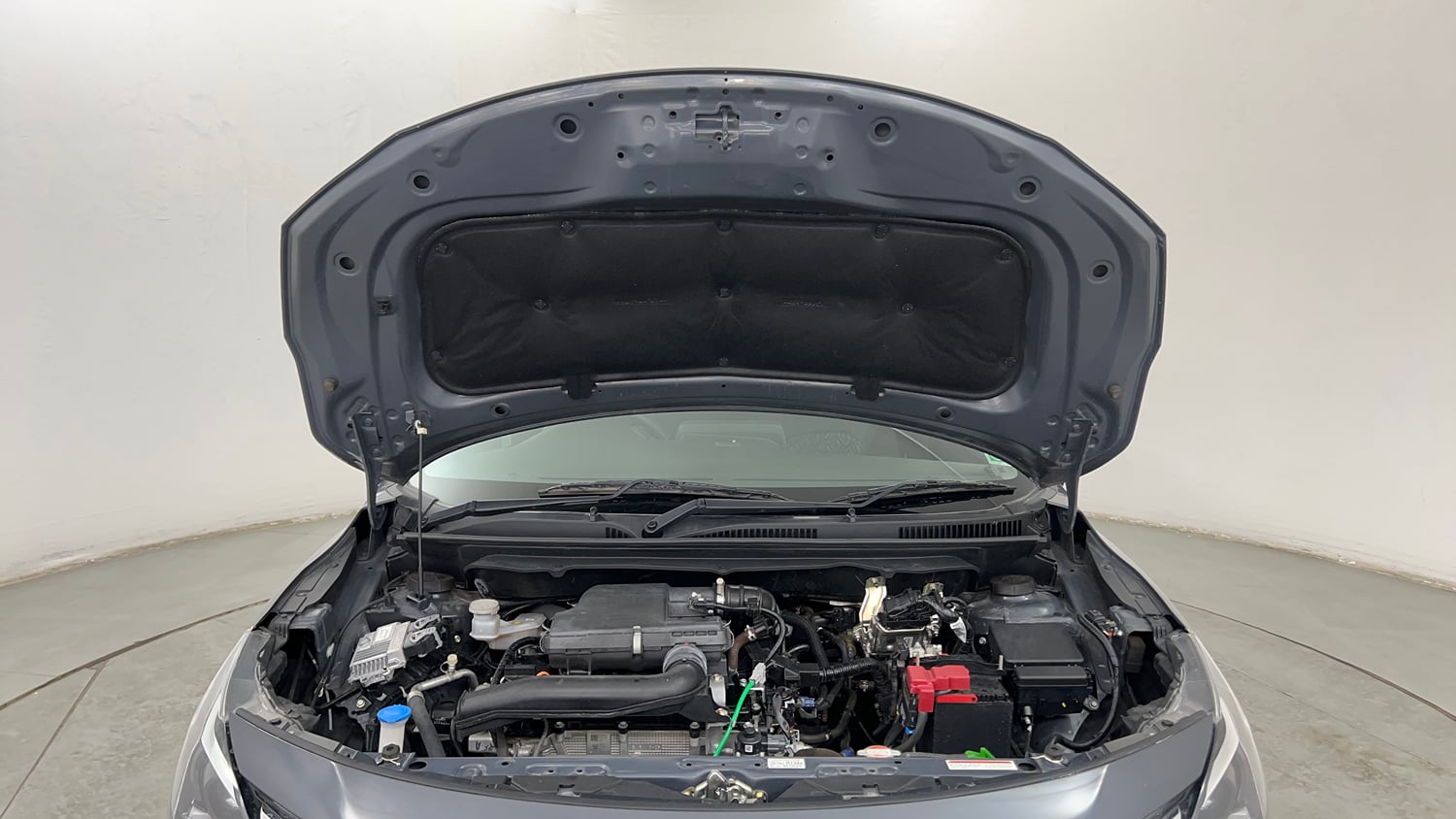 Used 2024 Maruti Suzuki Baleno Zeta MT CNG Cng Manual engine ENGINE & BONNET OPEN FRONT VIEW