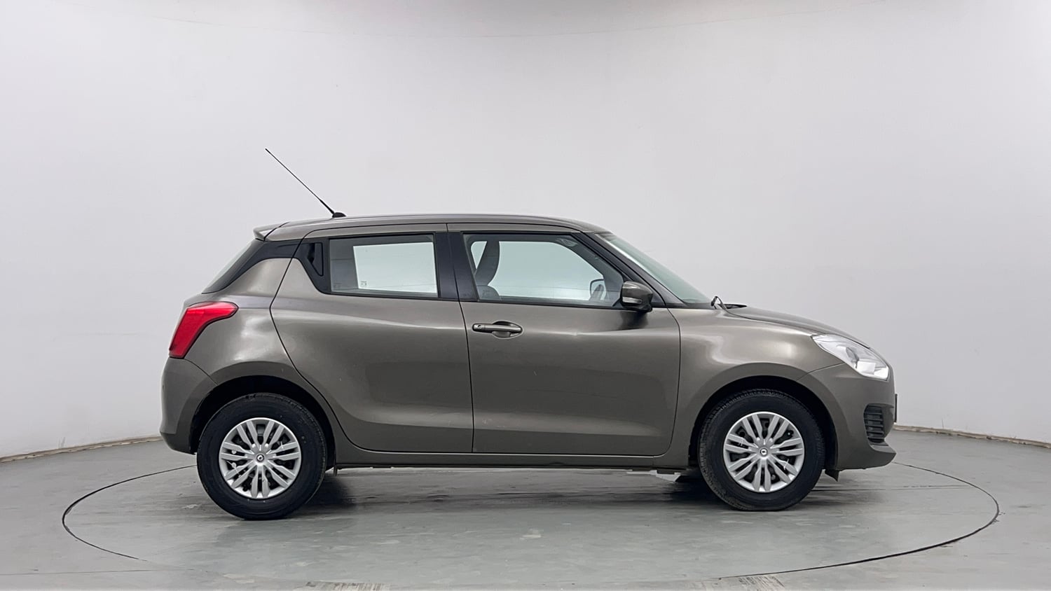 Used 2020 Maruti Suzuki Swift VXi Petrol Manual exterior RIGHT SIDE VIEW