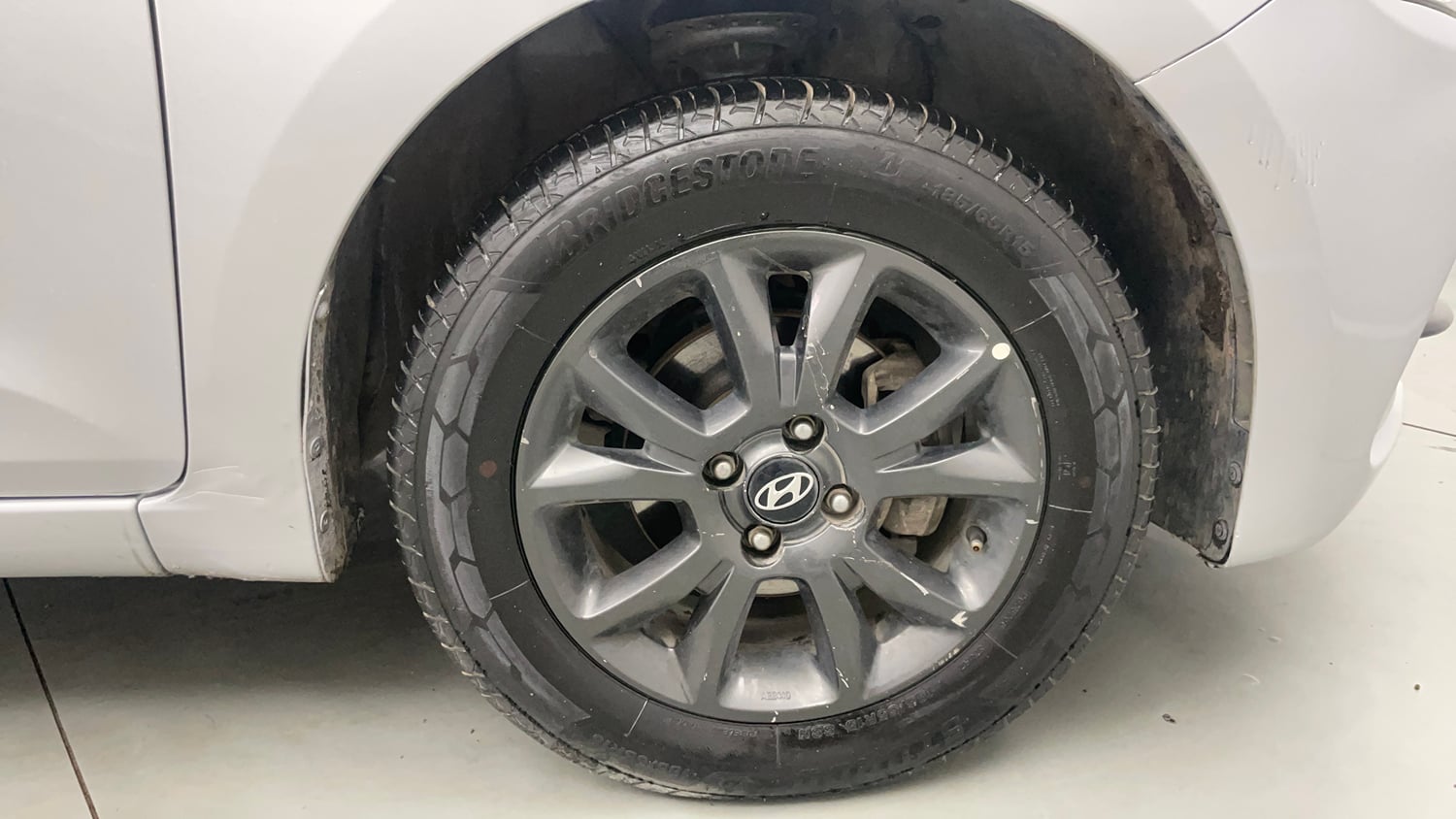 Used 2018 Hyundai Elite i20 Asta 1.2 Petrol Manual tyres RIGHT FRONT TYRE RIM VIEW