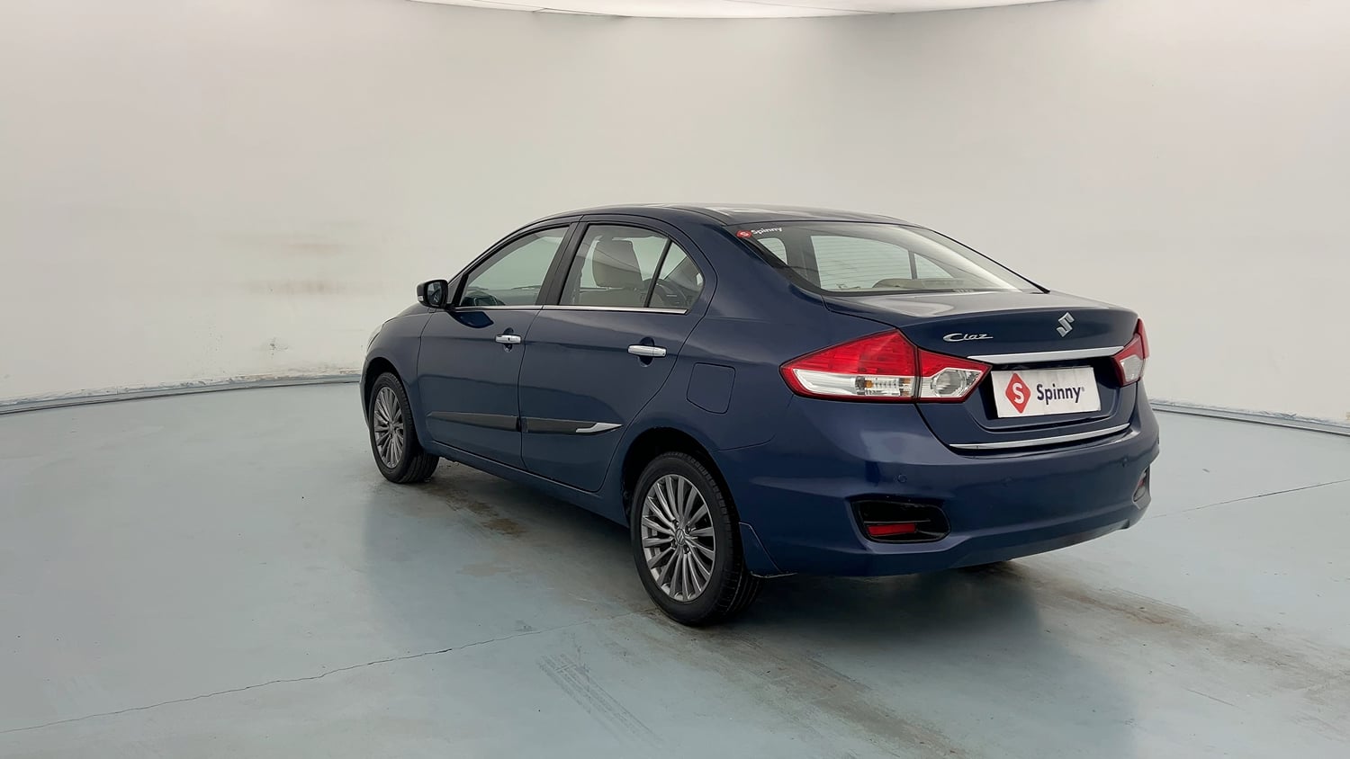 Used 2017 Maruti Suzuki Ciaz Alpha 1.4 MT Petrol Manual exterior LEFT REAR CORNER VIEW