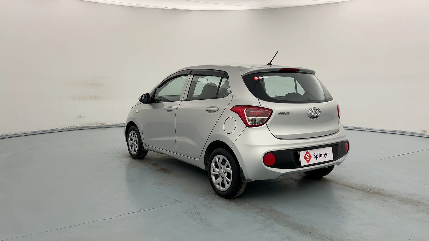 Used 2019 Hyundai Grand i10 Magna 1.2 Kappa VTVT Petrol Manual exterior LEFT REAR CORNER VIEW