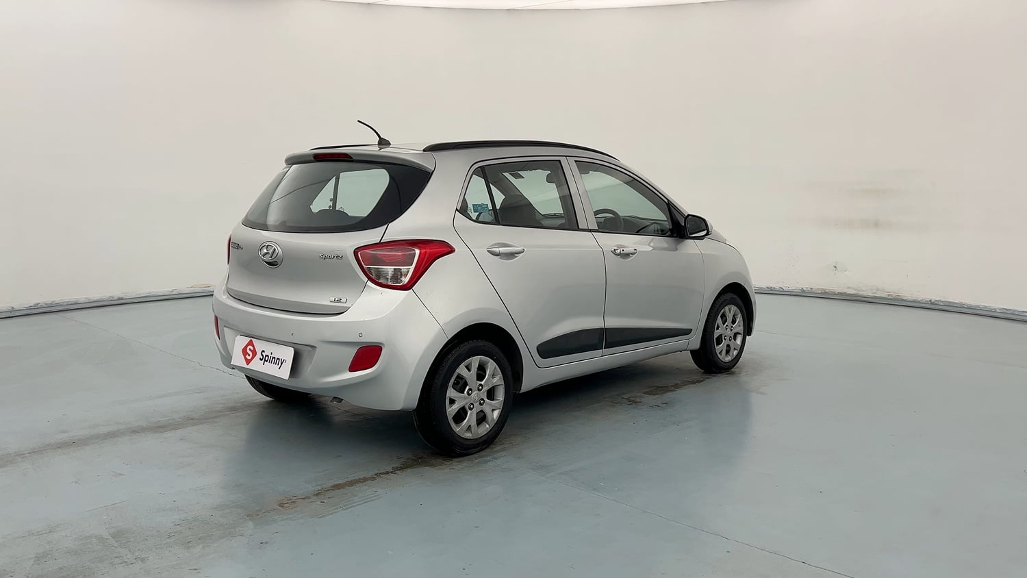Used 2015 Hyundai Grand i10 Sportz 1.2 Kappa VTVT Petrol Manual exterior RIGHT REAR CORNER VIEW