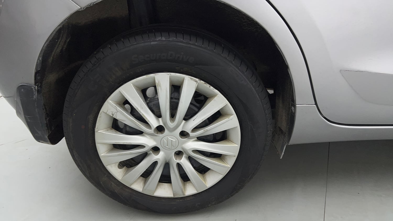 Used 2019 Maruti Suzuki Baleno Delta Petrol Manual tyres RIGHT REAR TYRE RIM VIEW