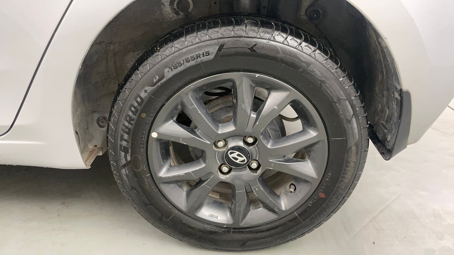 Used 2018 Hyundai Elite i20 Asta 1.2 Petrol Manual tyres LEFT REAR TYRE RIM VIEW