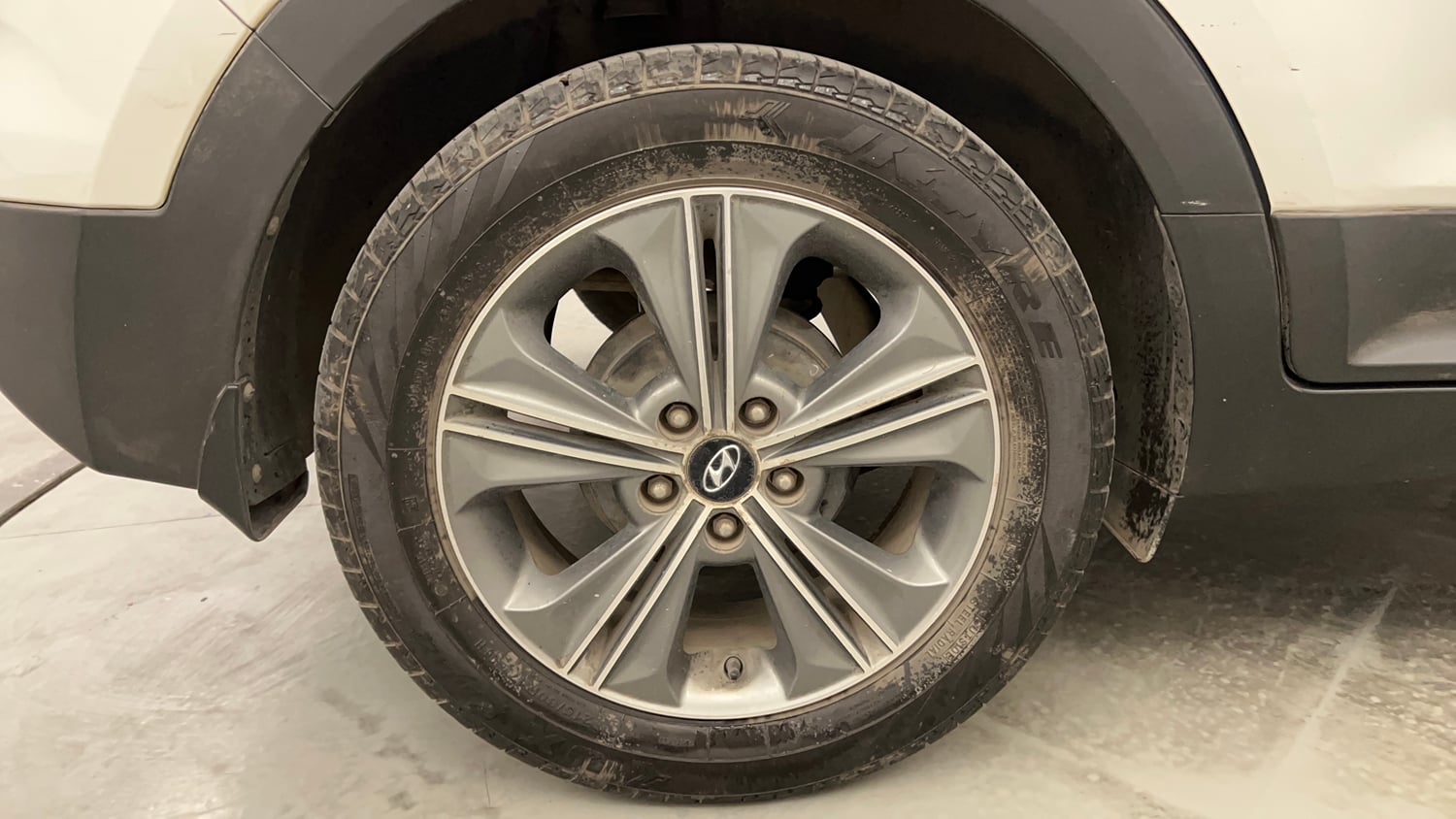 Used 2017 Hyundai Creta 1.6 SX Plus AT Petrol Petrol Automatic tyres RIGHT REAR TYRE RIM VIEW