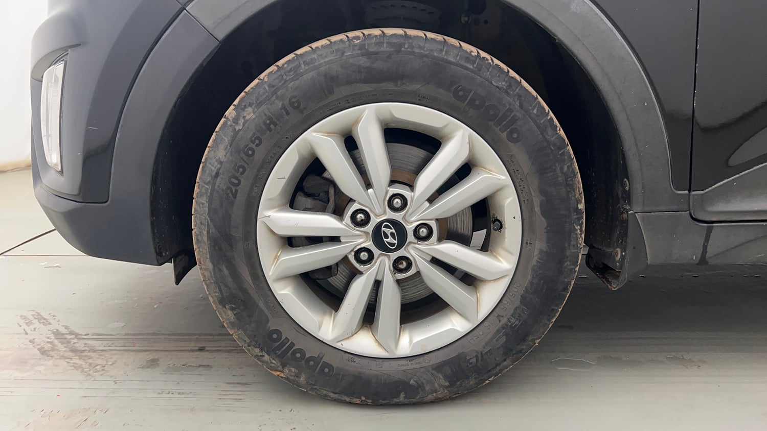 Used 2017 Hyundai Creta SX Plus 1.6  Petrol Petrol Manual tyres LEFT FRONT TYRE RIM VIEW