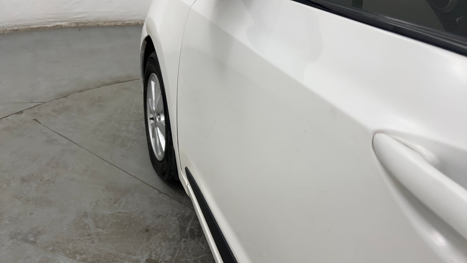 Used 2015 Hyundai Xcent S 1.2 (O) Petrol Manual dents MINOR SCRATCH