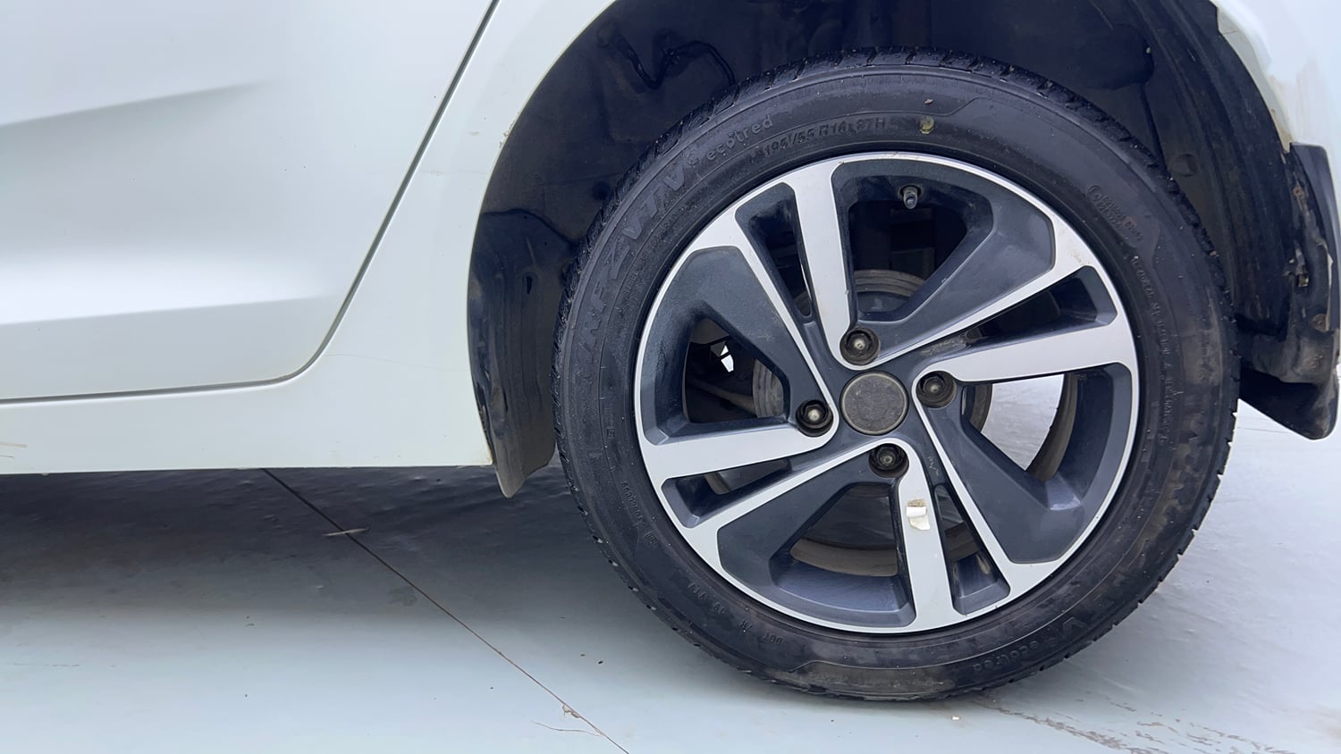 Used 2021 Tata Altroz XZ Petrol Petrol Manual tyres LEFT REAR TYRE RIM VIEW