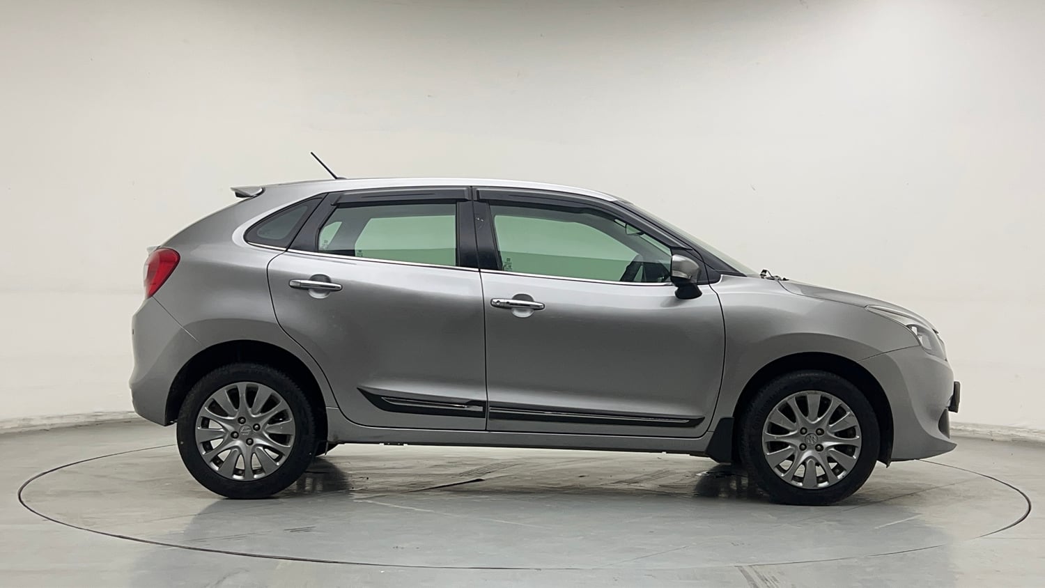 Used 2017 Maruti Suzuki Baleno Alpha 1.2 Petrol Manual exterior RIGHT SIDE VIEW