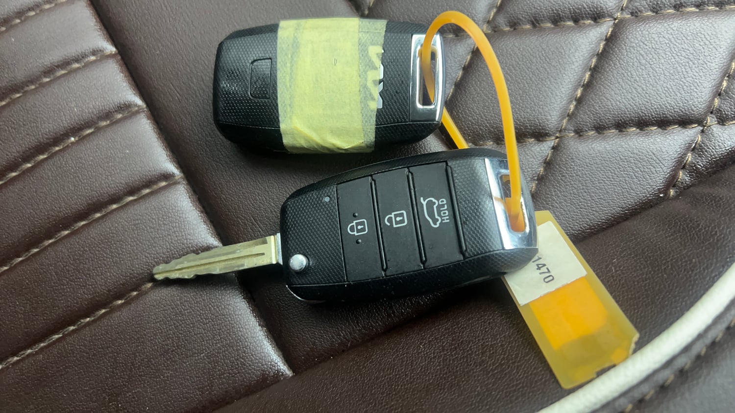 Used 2024 Kia Sonet HTK Plus 1.2 Petrol+Cng (outside fitted) Cng Manual extra CAR KEY VIEW