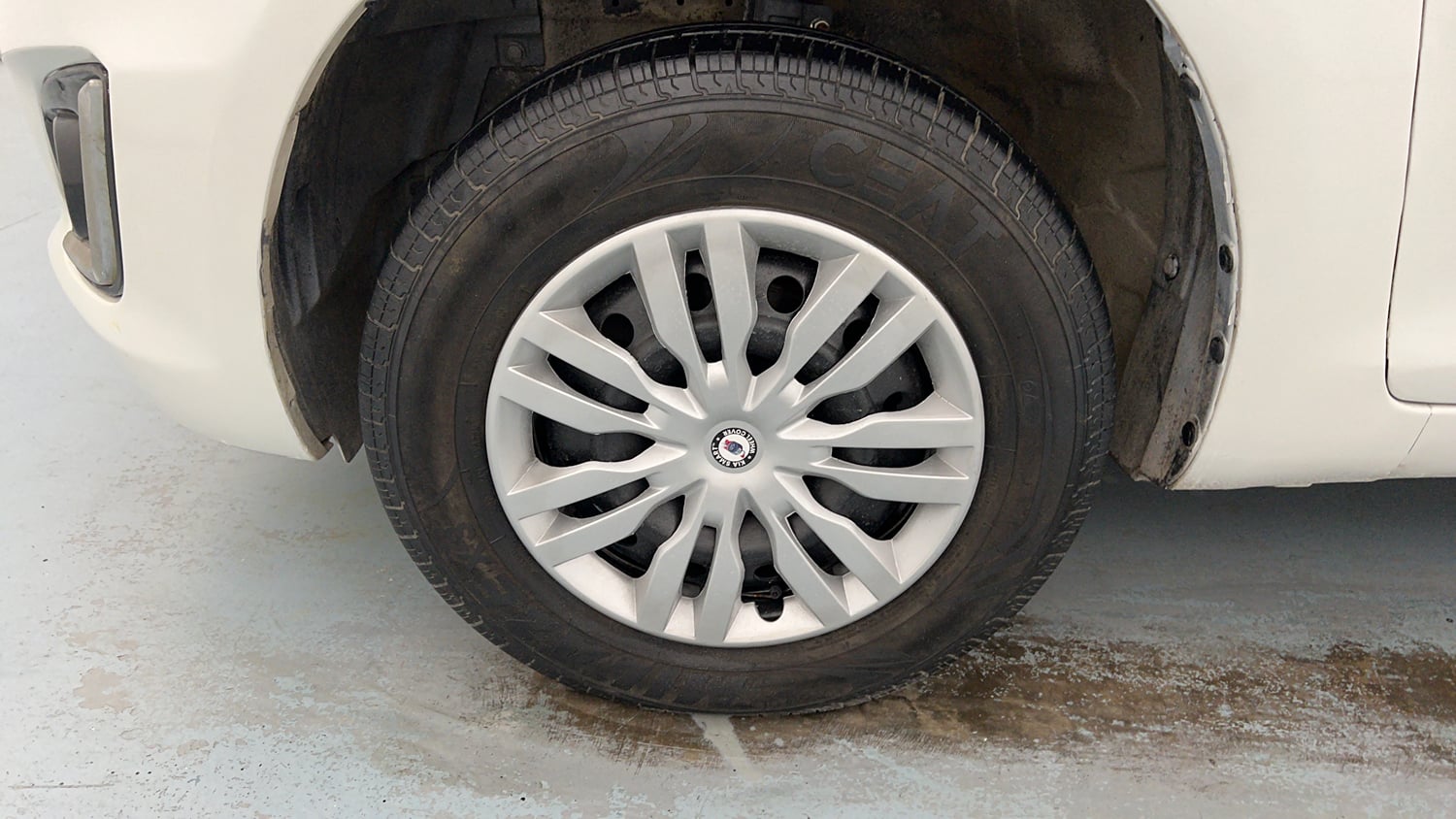 Used 2016 Maruti Suzuki Swift VXi Petrol Manual tyres LEFT FRONT TYRE RIM VIEW