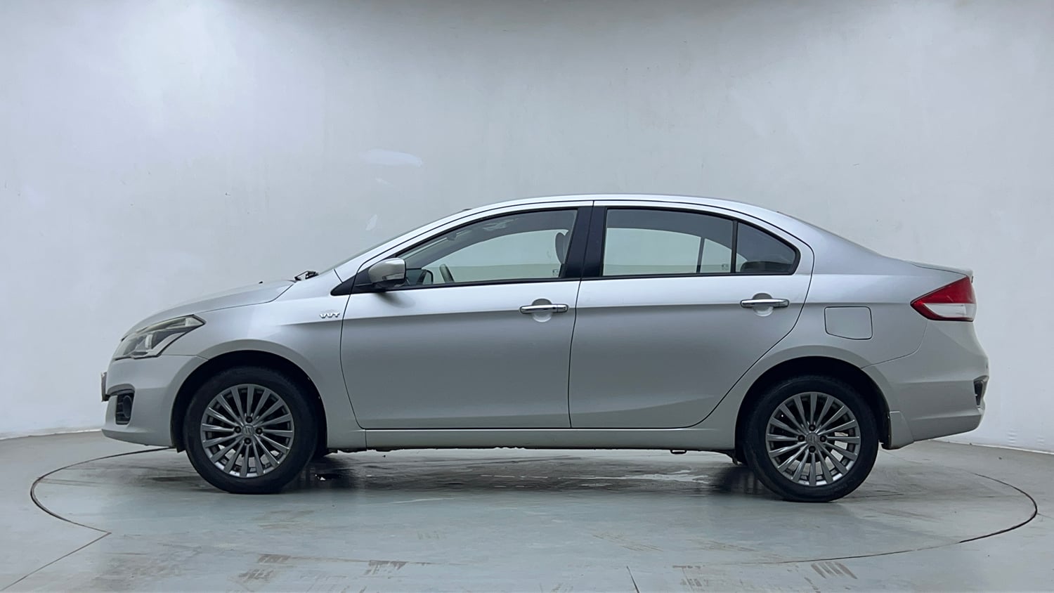 Used 2015 Maruti Suzuki Ciaz ZXi Petrol Manual exterior LEFT SIDE VIEW