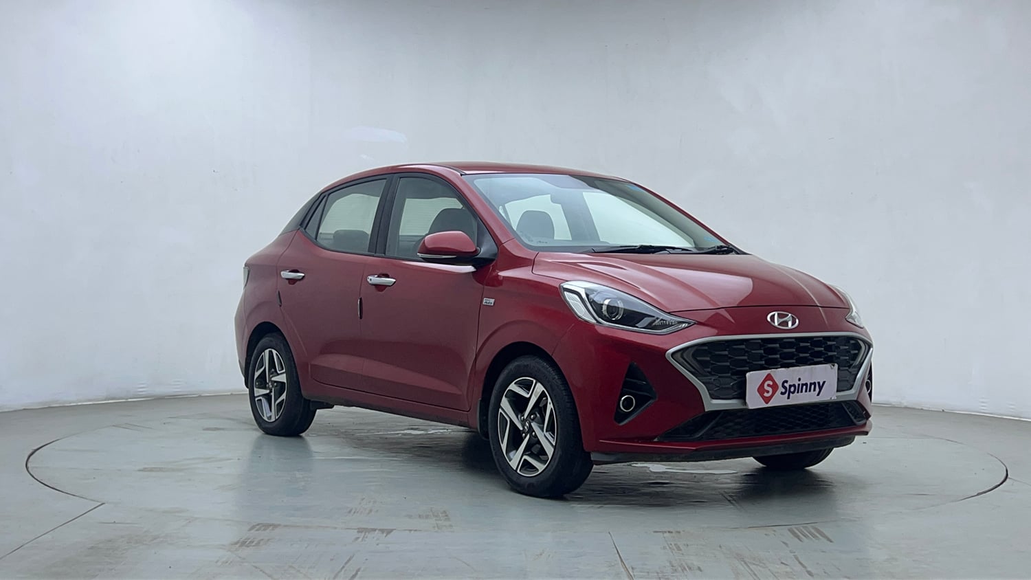 Used 2021 Hyundai Aura SX Plus 1.2 AMT Petrol Petrol Automatic exterior RIGHT FRONT CORNER VIEW