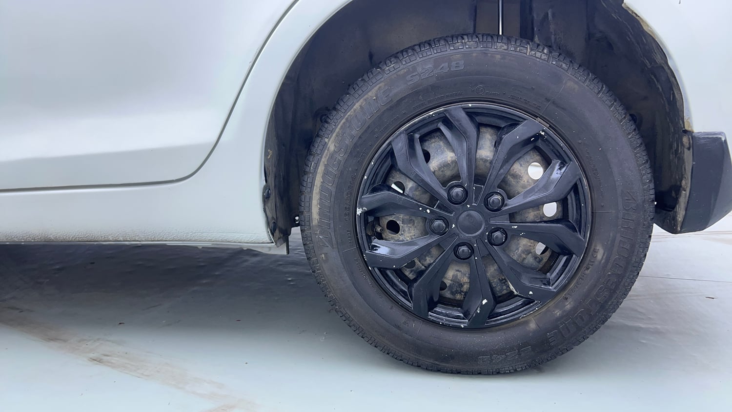 Used 2016 Maruti Suzuki Swift Dzire VXI AT Petrol Automatic tyres LEFT REAR TYRE RIM VIEW