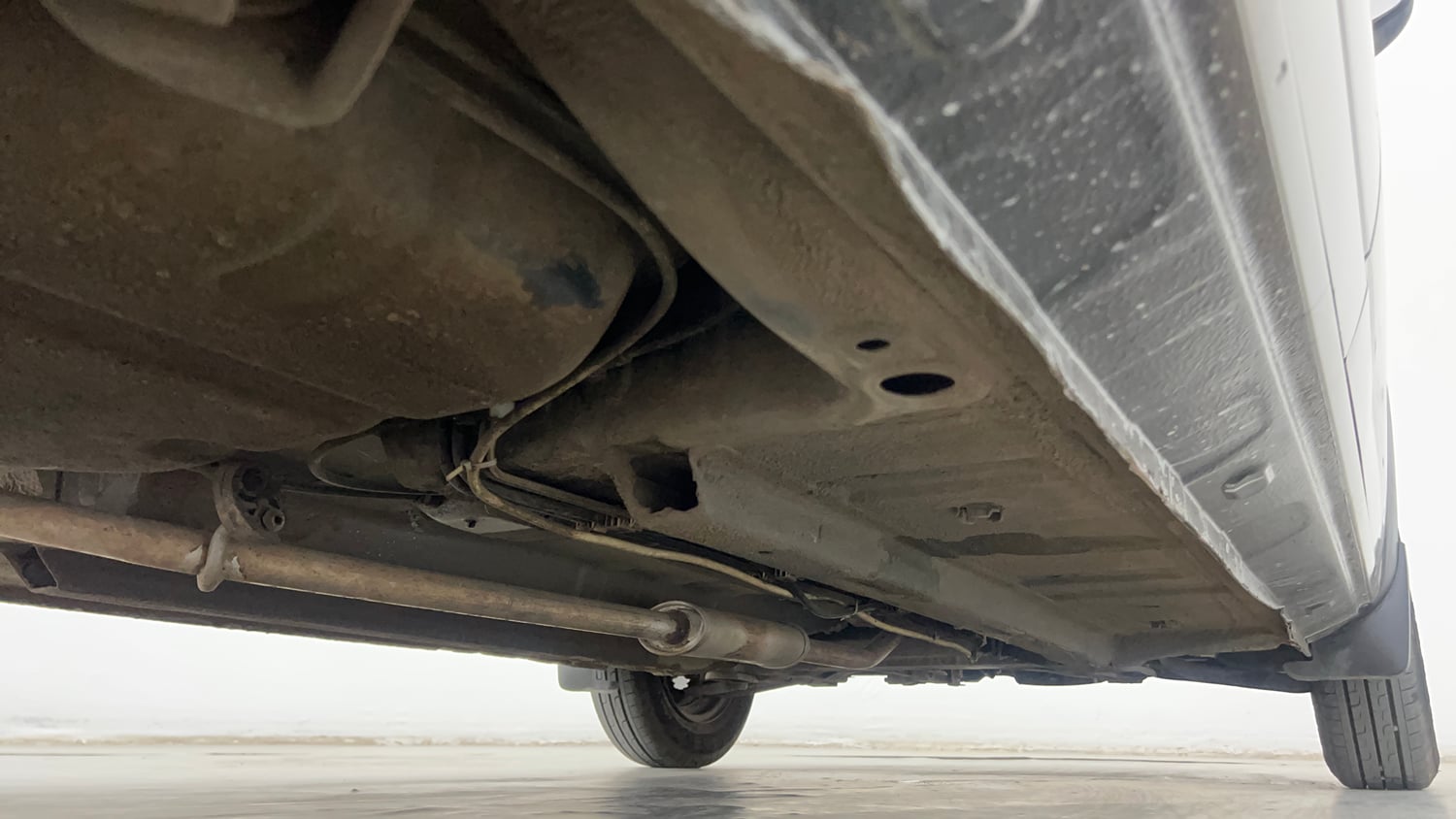 Used 2016 Renault Kwid RXT CNG (Outside Fitted) Cng Manual extra REAR RIGHT UNDERBODY VIEW