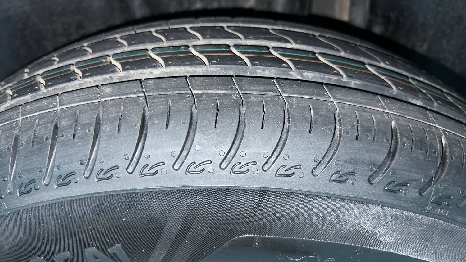 Used 2025 Maruti Suzuki Swift VXi CNG Cng Manual tyres LEFT REAR TYRE TREAD VIEW