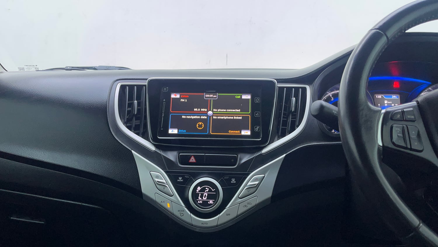 Used 2018 Maruti Suzuki Baleno Alpha 1.2 AT Petrol Automatic interior MUSIC SYSTEM & AC CONTROL VIEW