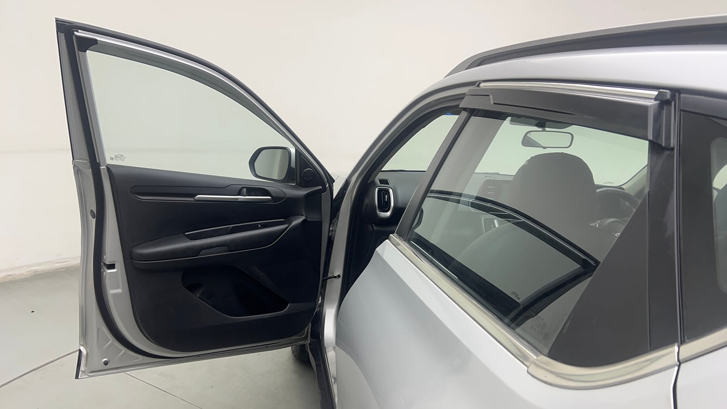 Used 2024 Kia Sonet HTK Plus 1.2 Petrol+Cng (outside fitted) Cng Manual interior LEFT FRONT DOOR OPEN VIEW