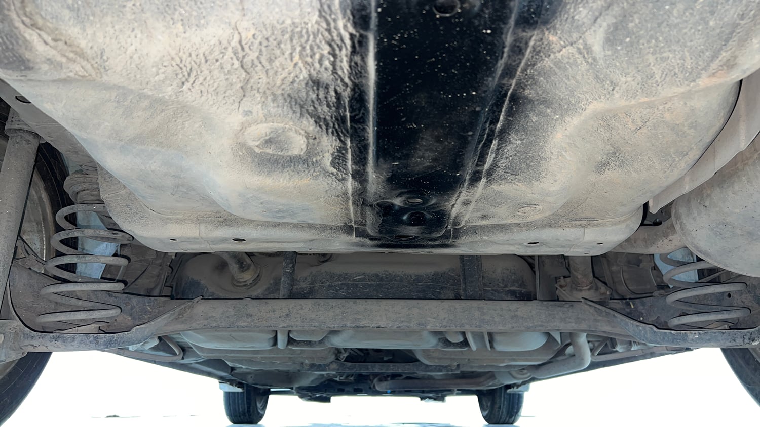 Used 2015 Honda City V Petrol Manual extra REAR UNDERBODY VIEW (TAKEN FROM REAR)
