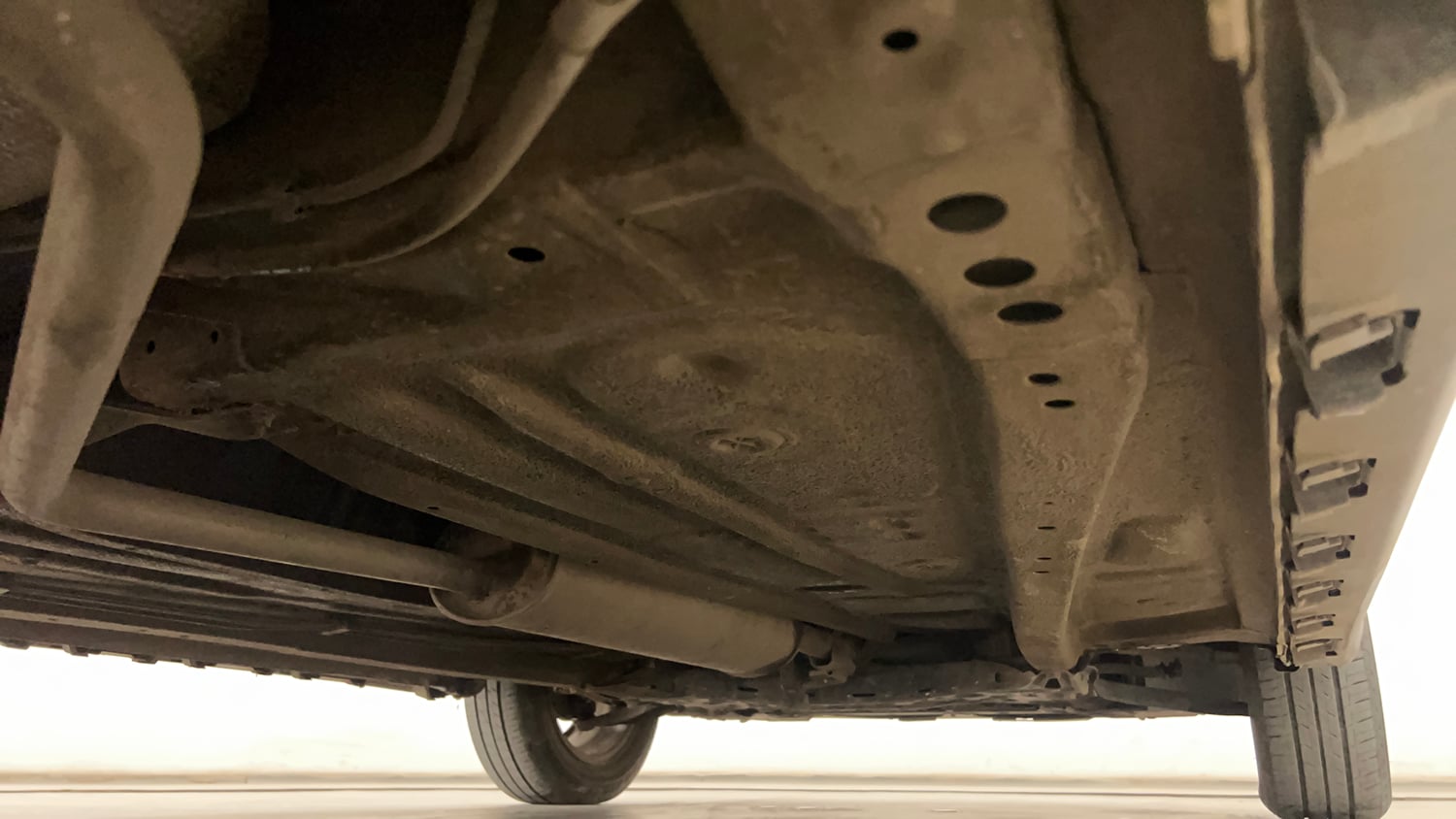 Used 2022 Maruti Suzuki Ignis Zeta 1.2 MT Petrol Manual extra REAR RIGHT UNDERBODY VIEW