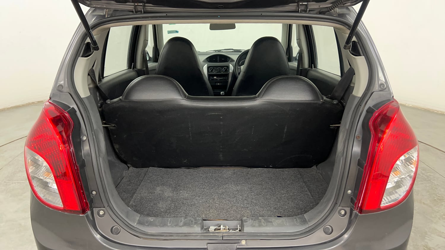 Used 2017 Maruti Suzuki Alto 800 LXi Petrol Manual interior DICKY INSIDE VIEW