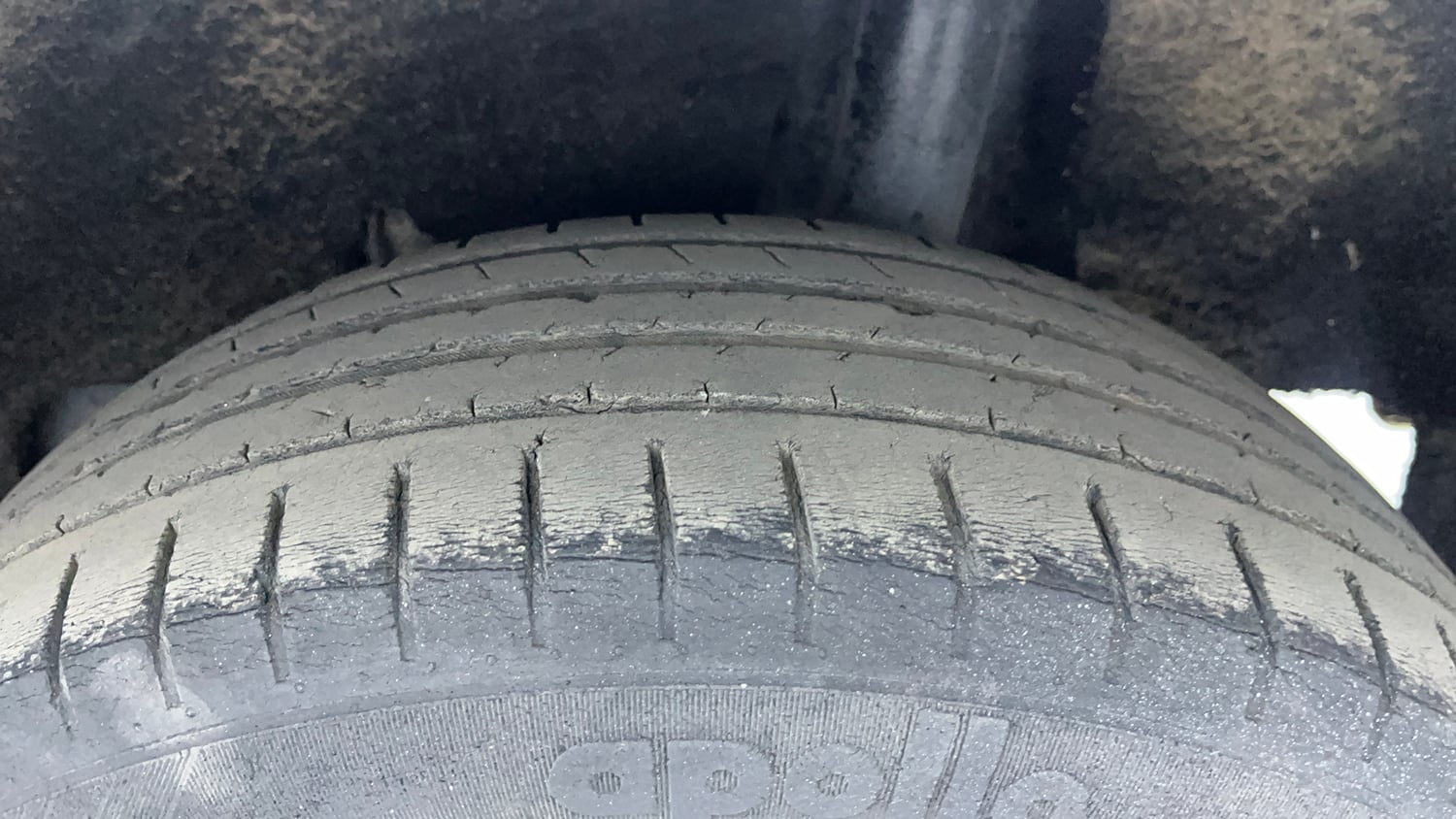 Used 2018 Maruti Suzuki Baleno Alpha 1.2 AT Petrol Automatic tyres LEFT REAR TYRE TREAD VIEW
