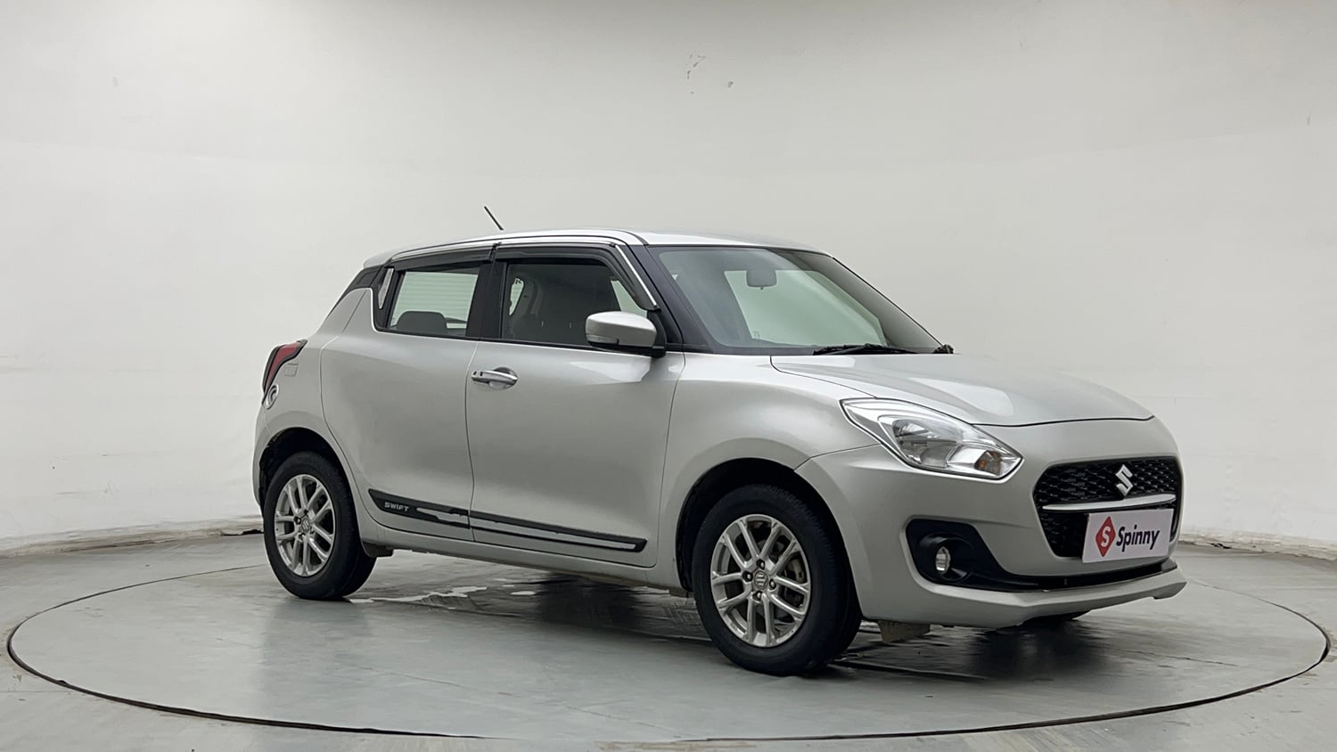 Used 2023 Maruti Suzuki Swift ZXi CNG Cng Manual exterior RIGHT FRONT CORNER VIEW