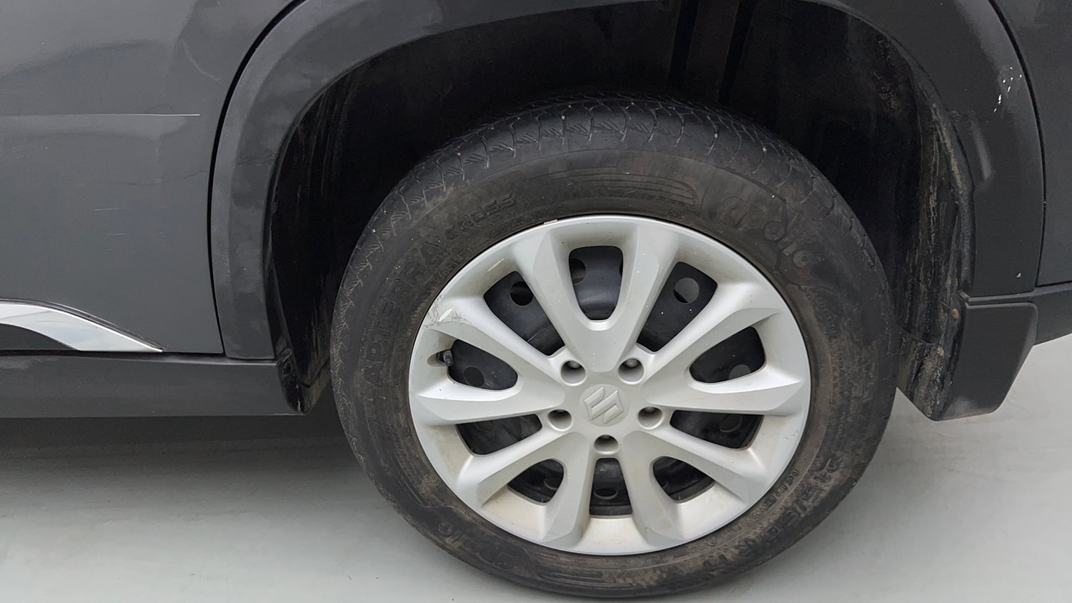 Used 2023 Maruti Suzuki Grand Vitara Delta Smart Hybrid Petrol Manual tyres LEFT REAR TYRE RIM VIEW