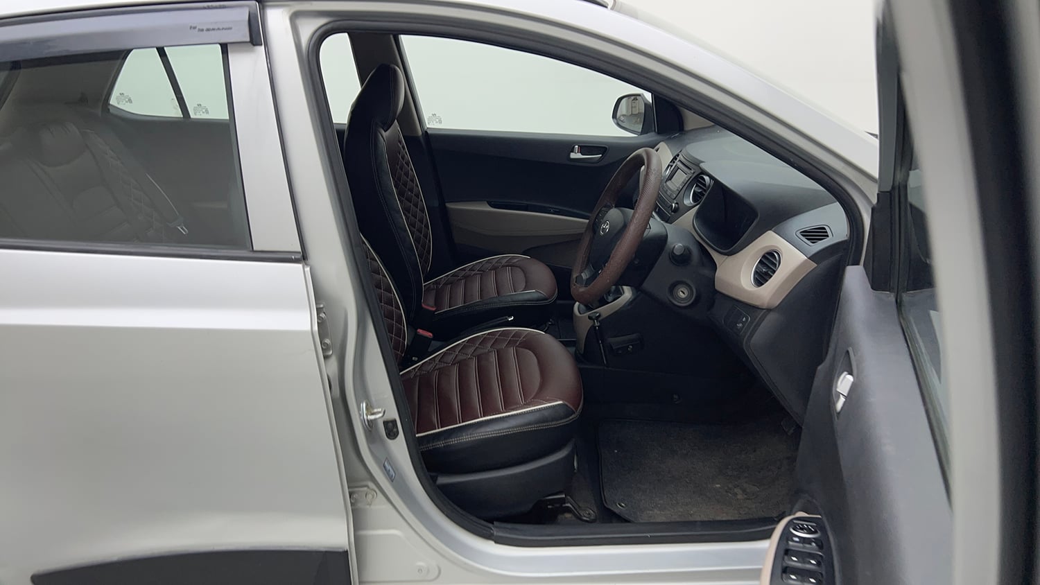 Used 2015 Hyundai Grand i10 Sportz 1.2 Kappa VTVT Petrol Manual interior RIGHT SIDE FRONT DOOR CABIN VIEW