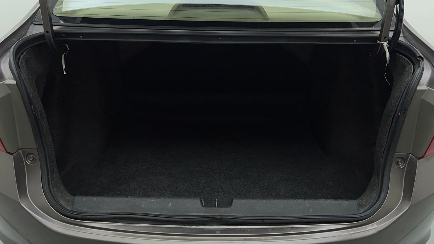 Used 2015 Honda City V Petrol Manual interior DICKY INSIDE VIEW