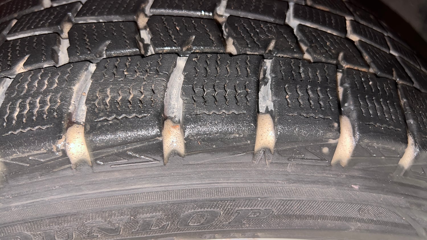 Used 2020 Volkswagen Polo Comfortline Plus 1.0L MPI Petrol Manual tyres RIGHT FRONT TYRE TREAD VIEW