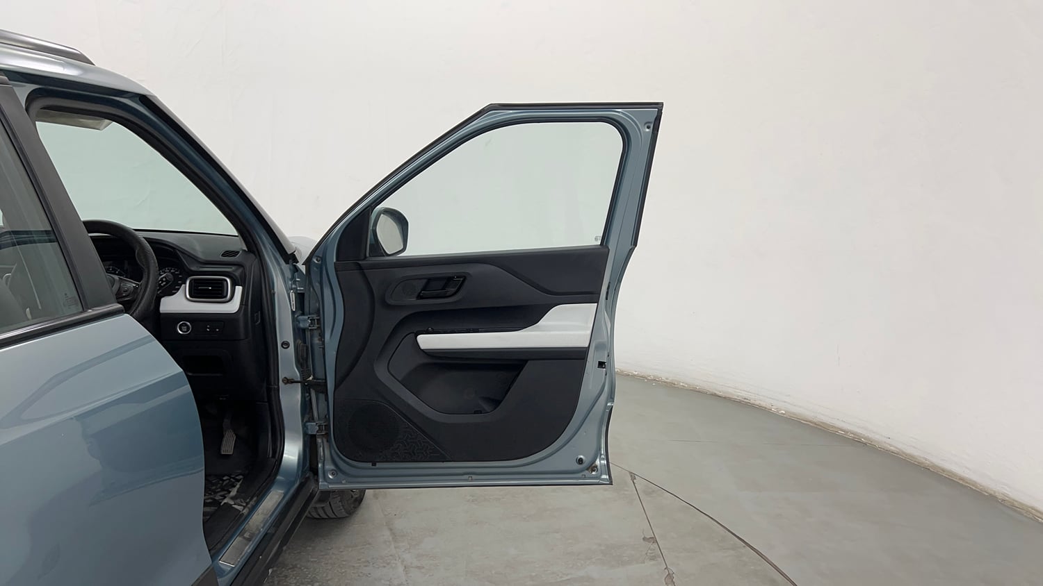 Used 2022 Tata Punch Accomplished Dazzle Pack MT Petrol Manual interior RIGHT FRONT DOOR OPEN VIEW