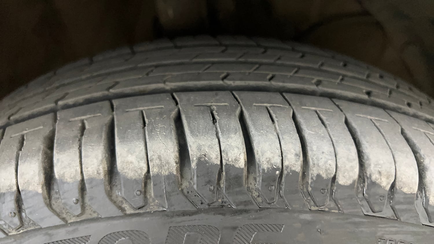 Used 2025 Maruti Suzuki Swift ZXi Plus Petrol Manual tyres RIGHT FRONT TYRE TREAD VIEW