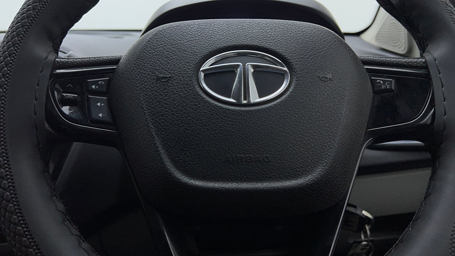 Used 2018 Tata Tiago Revotron XZ Petrol Manual top_features Steering mounted controls