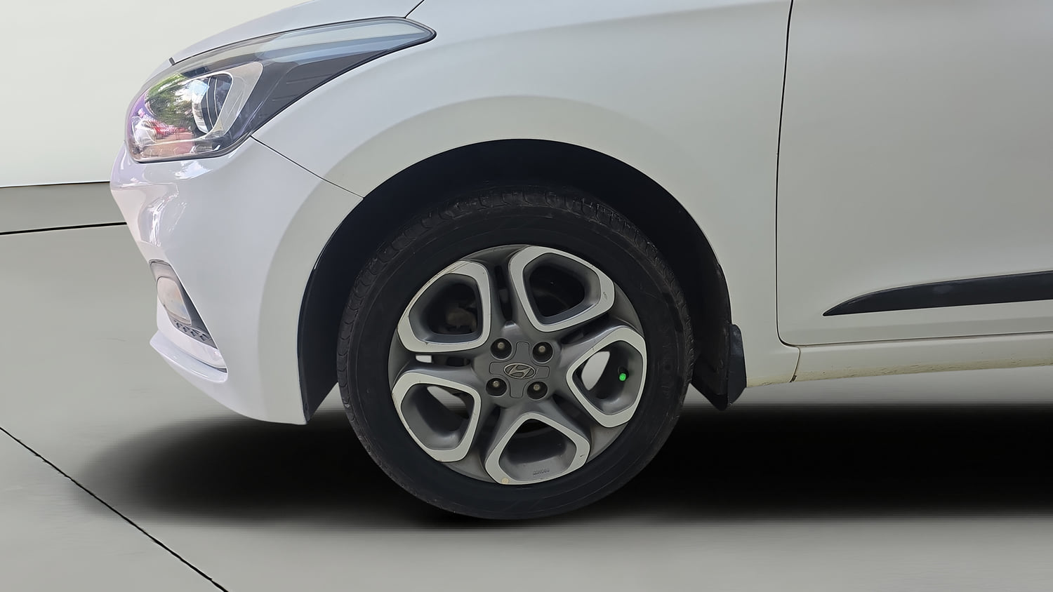 Used 2019 Hyundai Elite i20 Asta 1.2 (O) Petrol Manual tyres LEFT FRONT TYRE RIM VIEW