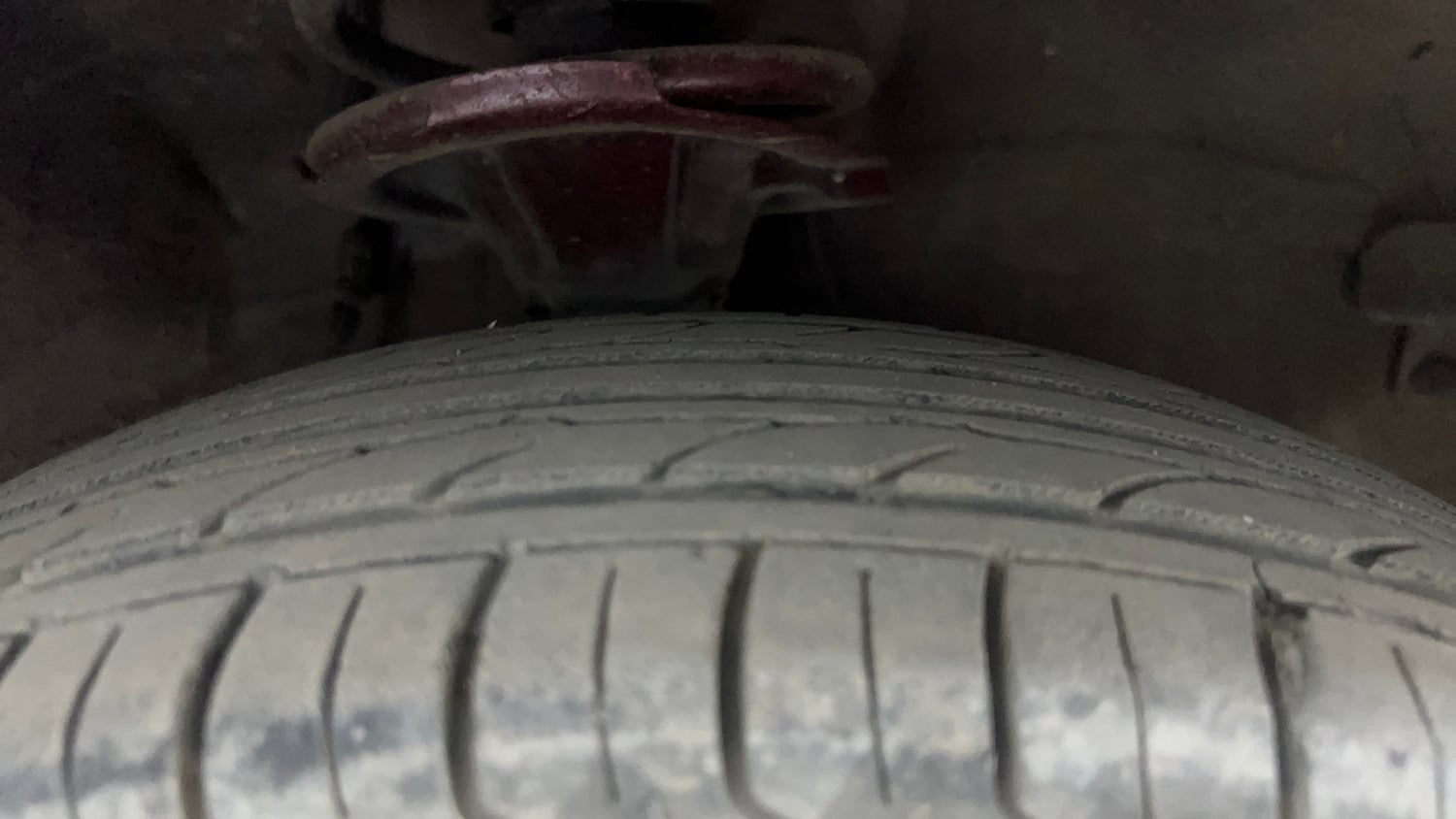 Used 2014 Hyundai i10 Era 1.1 iRDE2 Petrol Manual tyres RIGHT FRONT TYRE TREAD VIEW