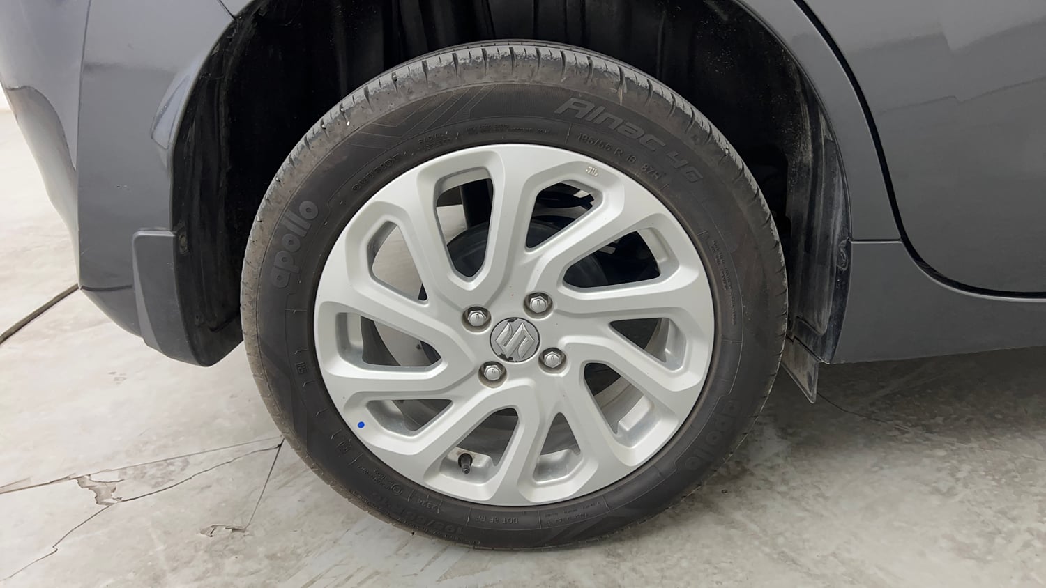 Used 2024 Maruti Suzuki Baleno Zeta MT CNG Cng Manual tyres RIGHT REAR TYRE RIM VIEW
