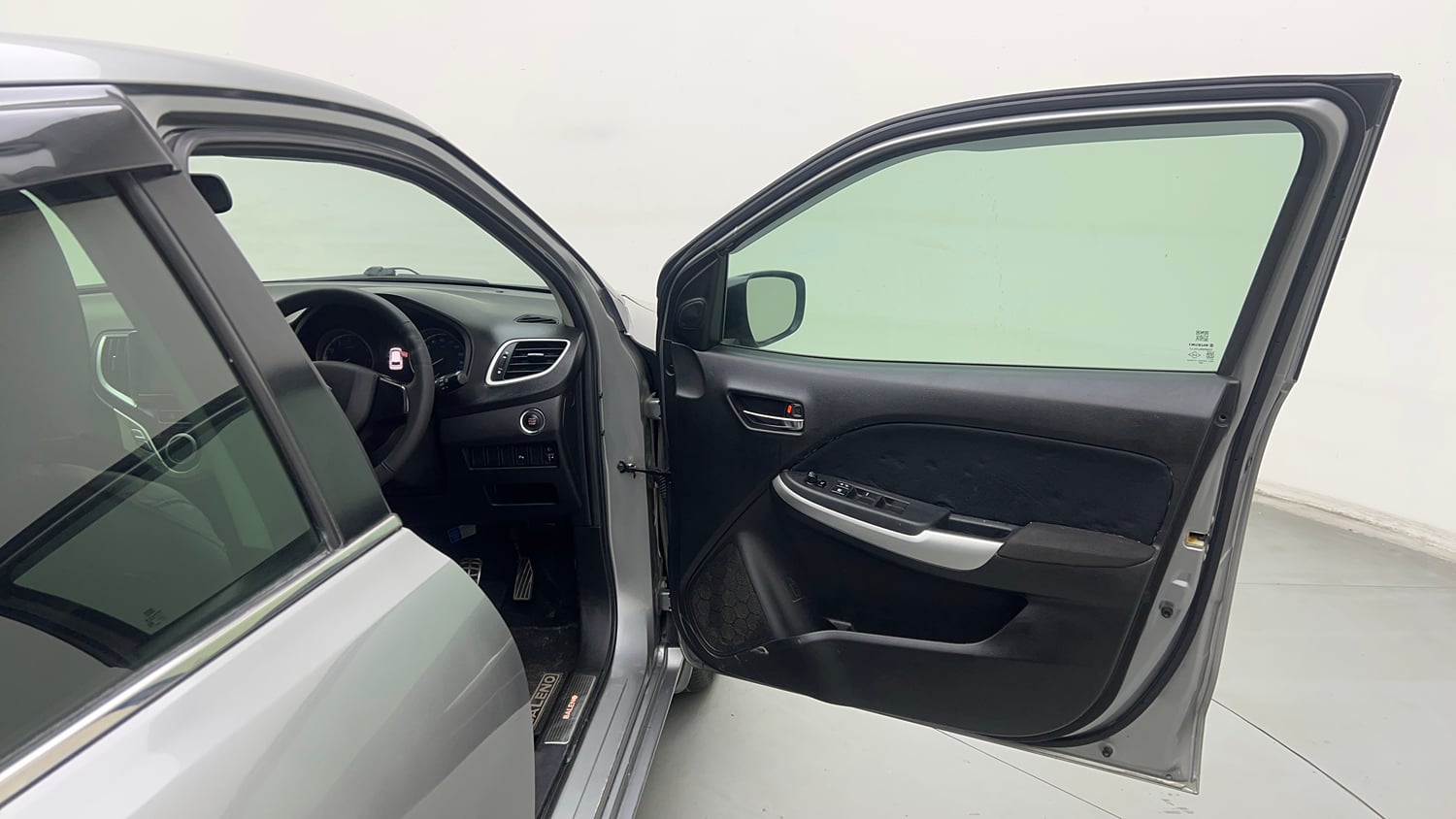 Used 2017 Maruti Suzuki Baleno Alpha 1.2 Petrol Manual interior RIGHT FRONT DOOR OPEN VIEW