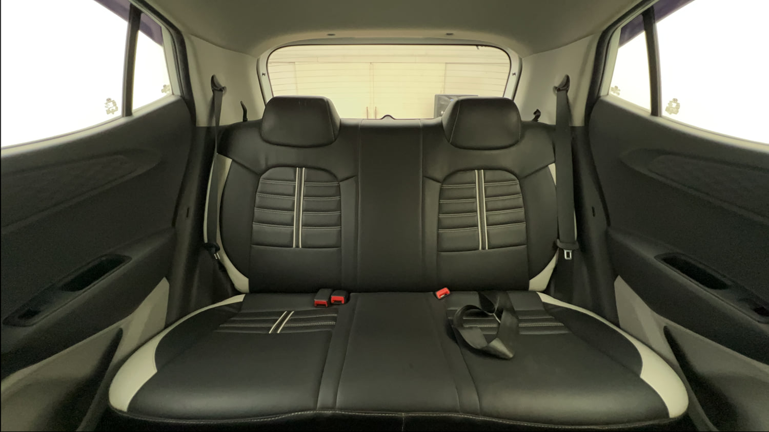 Used 2021 Hyundai Grand i10 Nios Sportz AMT 1.2 Kappa VTVT Petrol Automatic interior REAR SEAT CONDITION VIEW