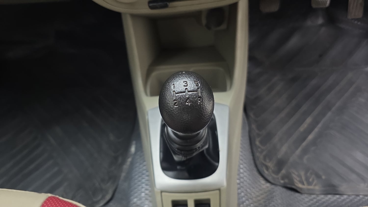 Used 2017 Maruti Suzuki Alto K10 VXi Petrol Manual interior GEAR  KNOB VIEW
